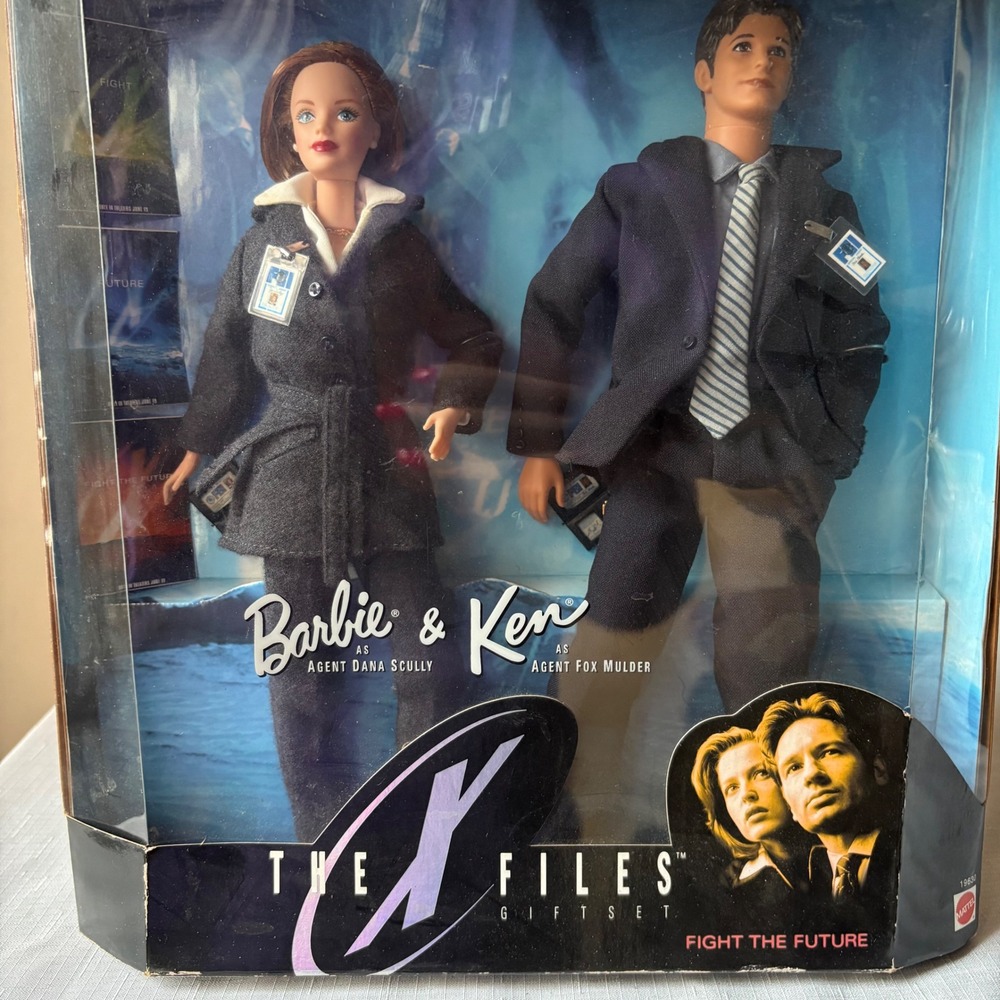 Mattel Barbie Ken The X-Files Gift Set Scully Mulder Fight the Future 19630 1998